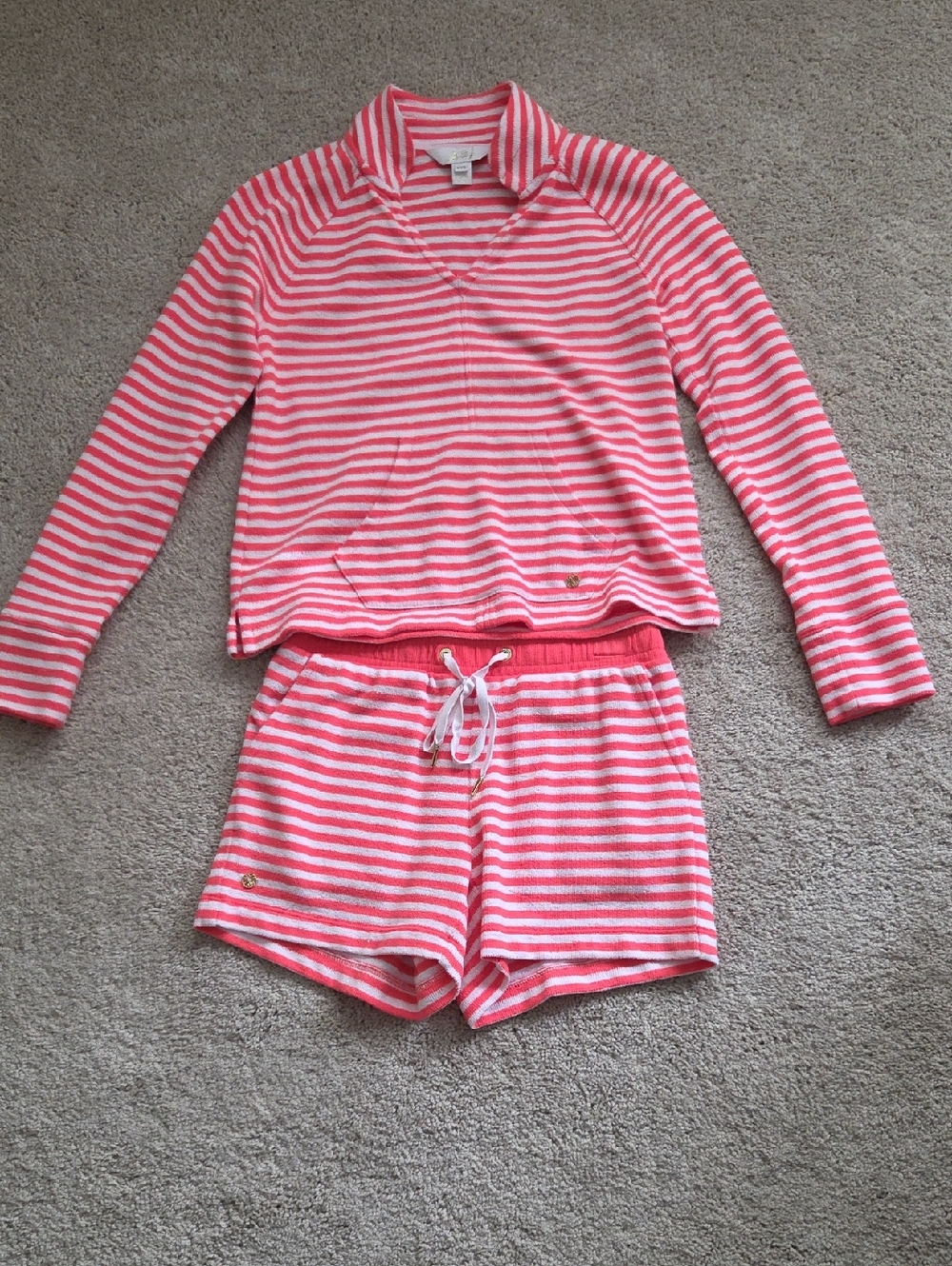 Lilly Pulitzer Cassi Popover & Peppi High Rise Shorts